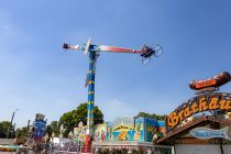 Fighter (Bruch) - Fahrgeschäft auf der Kirmes - Der Fighter ist ein Karussell vom Typ KMG Speed und gehört zum Schaustellerbetrieb von Harry P.E.Bruch. • © ummeteck.de - Christian Schön