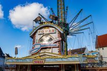 Jules Verne Tower (Goetzke) - Bilder - Das Karussell wurde im Jahr 2017 auf der Dippemess in Frankfurt eingeweiht und stammt wie alle dieser Großanlagen vom australischen Hersteller Funtime. Betrieben wird das Karussell von Alexander Goetzke aus München.  • © ummeteck.de - Christian Schön