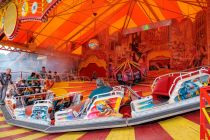 Hier steht der Schlager-Express auf der Sprödentalkirmes 2023 in Krefeld. • © ummet-eck.de - Schön