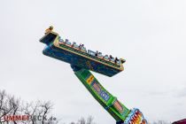 1001 Nacht (Hartmann) - Kirmes-Fahrgeschäft - Kinder ab einer Körpergröße von 115 Zentimetern können mitfahren.  • © ummeteck.de - Schön