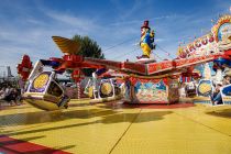 Circus Circus (Gründler/Preuß) - Fahrgeschäft auf der Kirmes - Hier haben wir Circus Circus auf der Rheinkirmes 2022 in Düsseldorf abgelichtet. • © ummeteck.de - Christian Schön