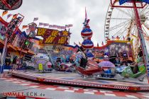 Break Dancer No. 1 (Engelbrecht) - Bilder - Fahrgeschäft - Bis zu 32 Personen können sich pro Fahrt durchwirbeln lassen.  • © ummet-eck.de - Silke Schön