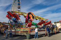 Der Flying Swing ist ein Kirmes-Fahrgeschäft des Schaustellerbetriebes Walldorf aus Giessen. • © ummet-eck.de / kirmesecke.de