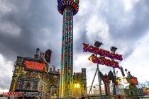 Fortress Tower (Goetzke) - Freifallturm - Kirmes - Der Fortress Tower ist ein Fahrgeschäft des Schaustellerbetriebes von Alexander Goetzke aus München. • © ummeteck.de - Schön