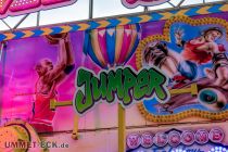 Jump Street (Welte) -  Bilder 2023 - Gut zu wissen: Du musst mindestens 1,40 Meter groß sein, um hier mitfahren zu können.  • © ummet-eck.de - Silke Schön