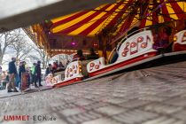 Die Berg- und Talbahn (kennst Du vielleicht noch als Raupe?) aus dem Hause Cosmont ist auf jeder Kirmes ein Publikumsmagnet.

 • © ummeteck.de - Schön