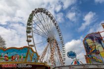 Riesenrad Around the World (Cornelius) - Bilder - Hier haben wir das Riesenrad auf der Bie-happy Frühjahrskirmes 2023 in Bielefeld gesehen. • © ummet-eck.de - Silke Schön