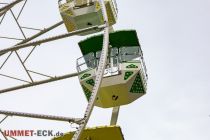 Riesenrad Around the World (Langhoff-Hans) - Bilder - Aus den 16 offenen und drehbaren Gondeln hast Du einen tollen Blick auf das Kirmesgelände und/oder die Stadt.  • © ummeteck.de - Schön