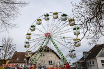 Riesenrad (Langhoff-Hans) auf dem Gertrüdchen 2023 - Das Riesenrad passt (fast) überall hin. • © ummeteck.de - Schön