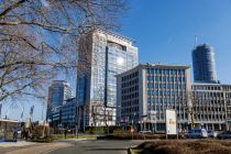 In Essen steht das Hochhaus Rellinghaus I sowie rechts der Westnetz-Tower. • © ummeteck.de - Christian Schön